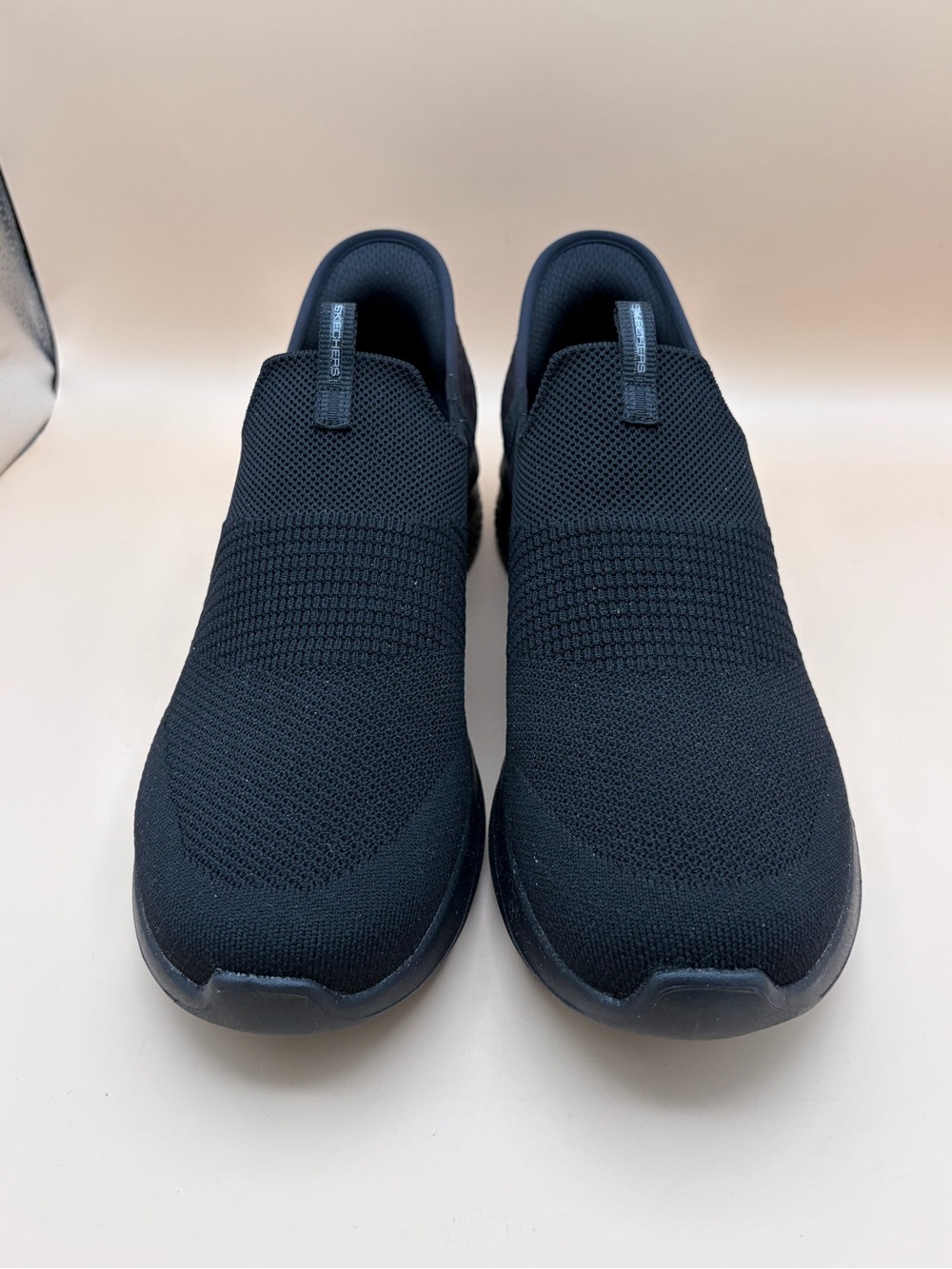 Skechers Stretch Women’s Size 11 Black Slip-On Knit Casual Walking Shoes - Picture 2 of 7